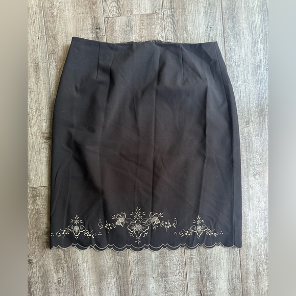 Ann Taylor Black Floral Pencil Skirt - Picture 1 of 3